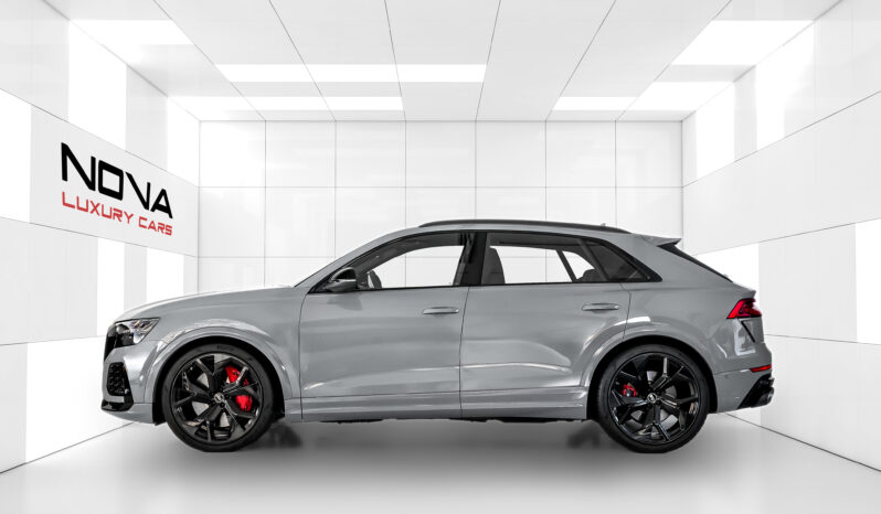 AUDI RSQ8 full