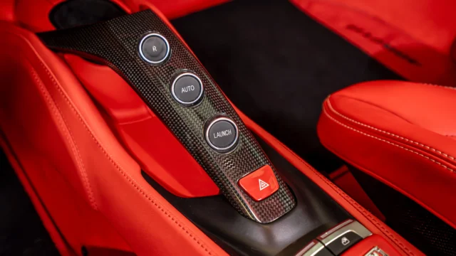 16 – CENTRE CONSOLE