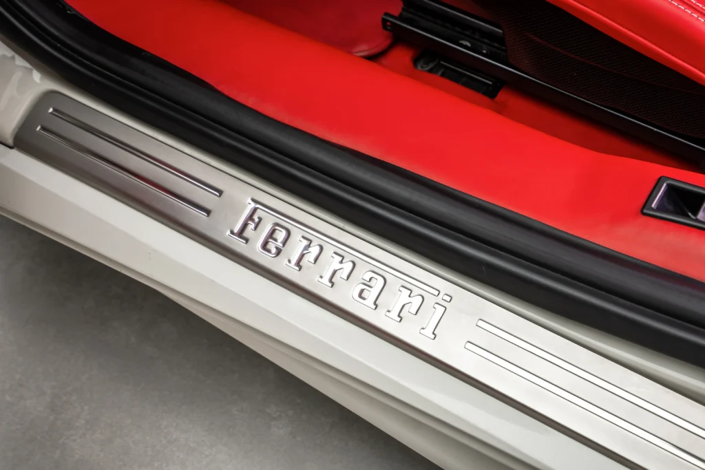 19 – DOOR SILL – FERRARI
