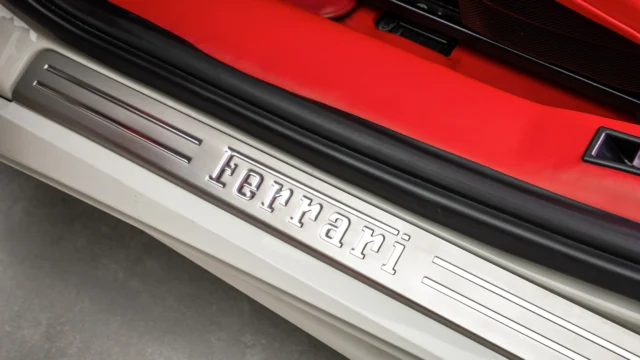 19 – DOOR SILL – FERRARI