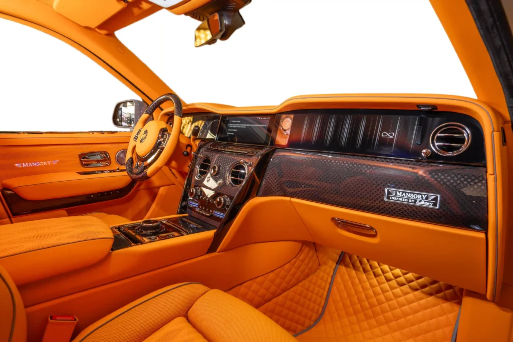 20 – FULL INTERIOR – WIDE SHOT_11zon (1)