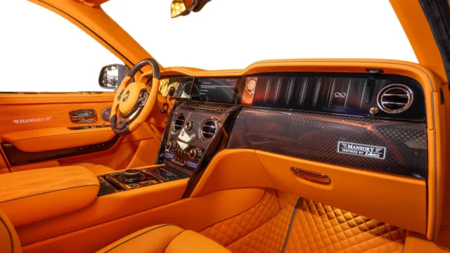 20 – FULL INTERIOR – WIDE SHOT_11zon (1)