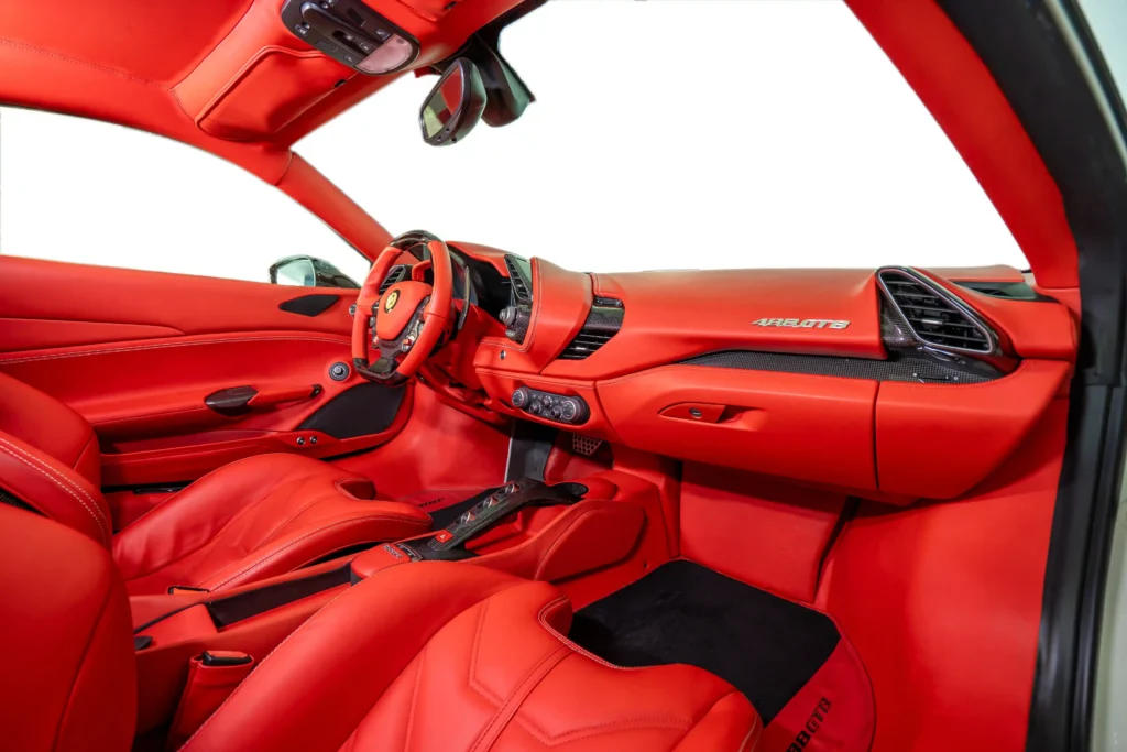 20 – FULL INTERIOR – WIDE SHOT_11zon