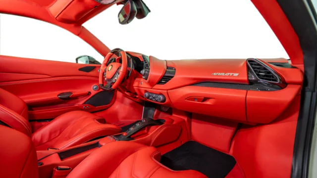 20 – FULL INTERIOR – WIDE SHOT_11zon