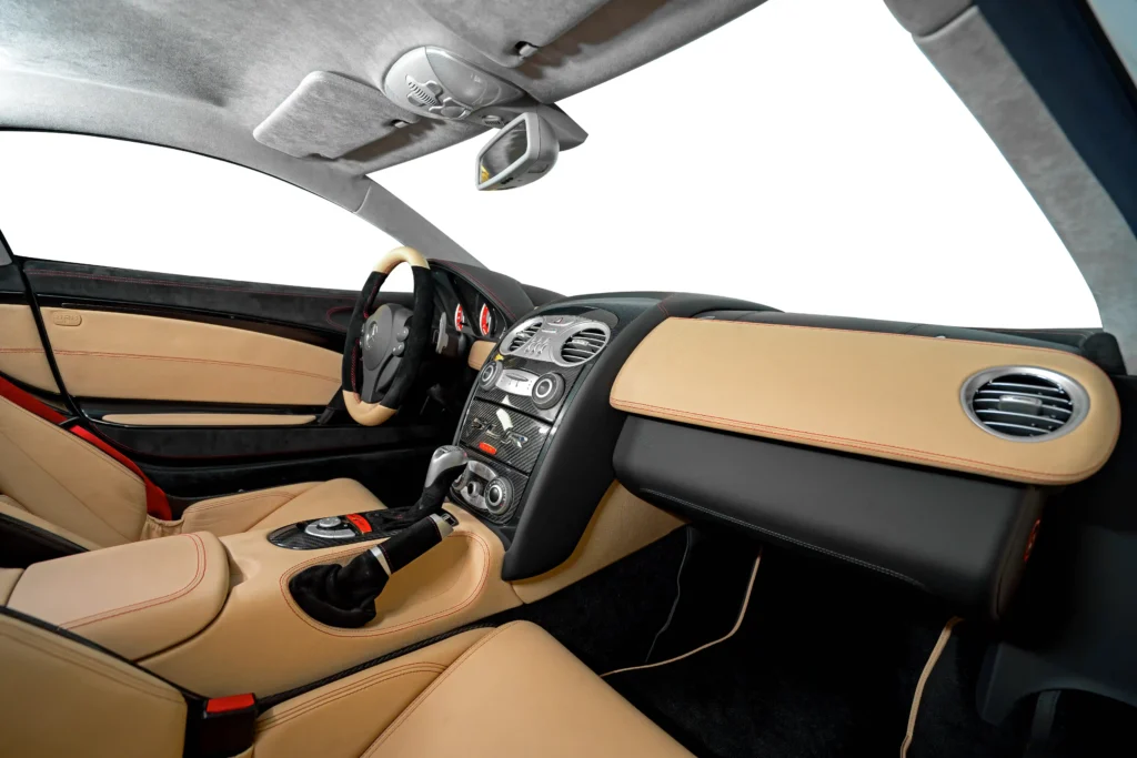 20 – Full Interior – Wide Shot_11zon (2)