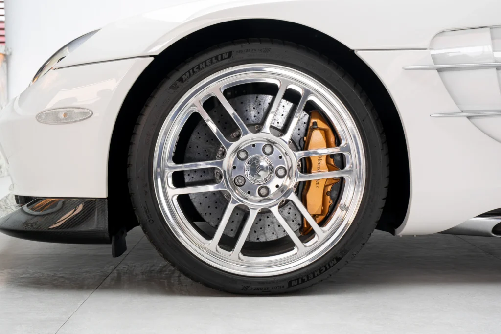 7 – Wheel Close-up