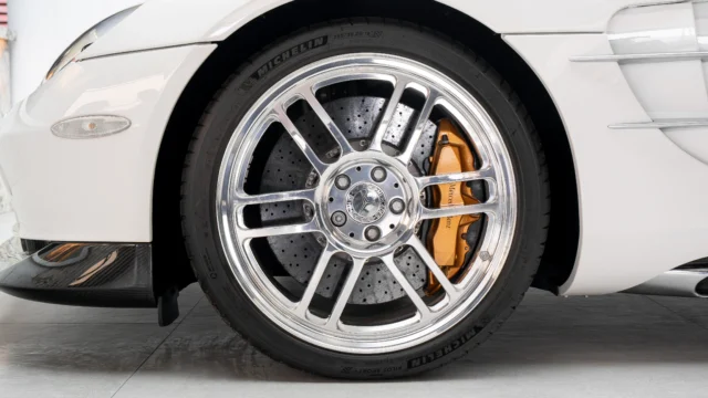 7 – Wheel Close-up