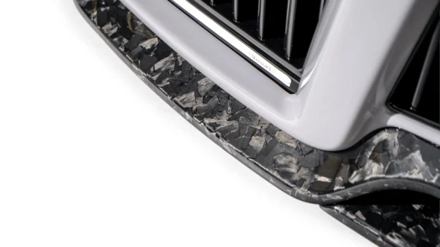 8 – FRONT LIP CLOSE-UP