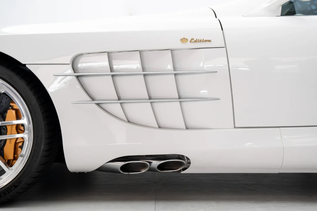 8 – Front Fender & Side Exhaust