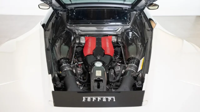 9 – ENGINE BAY VIEW_11zon